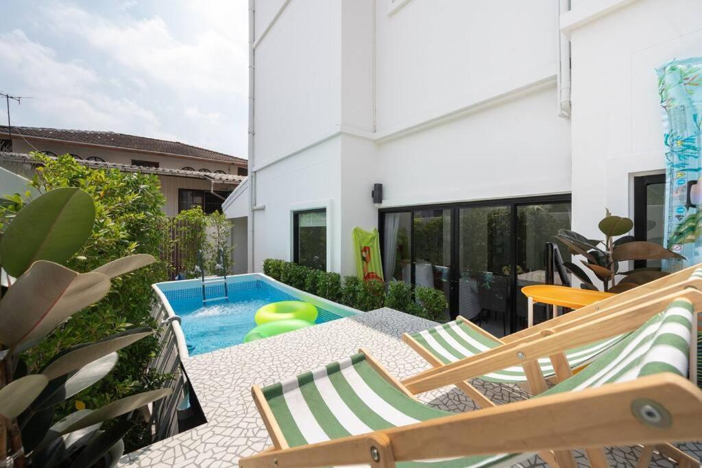 Miq Ekkamai3_pool Villa_3br House Vila Bangkok