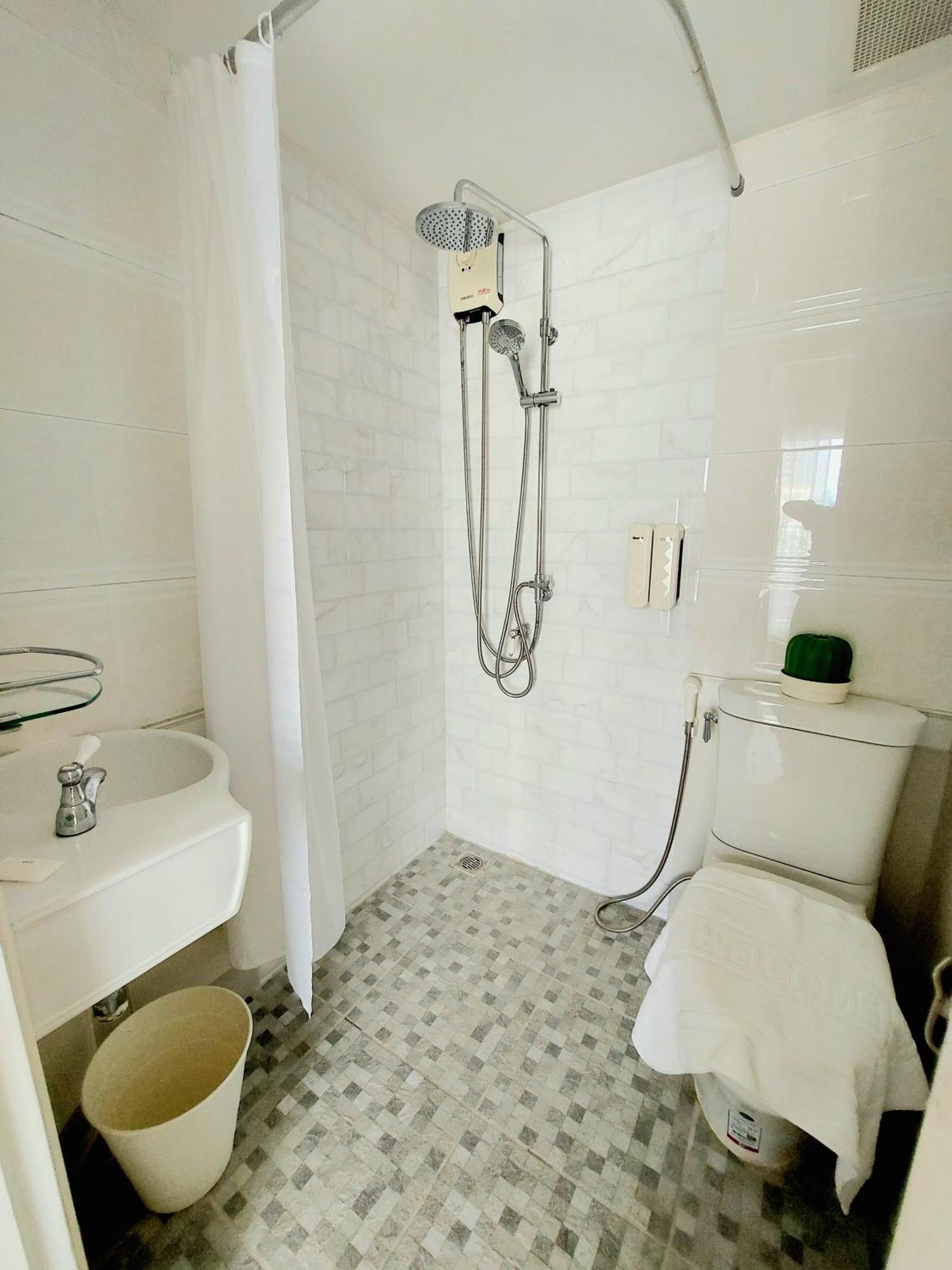 Bliss Silom 3*