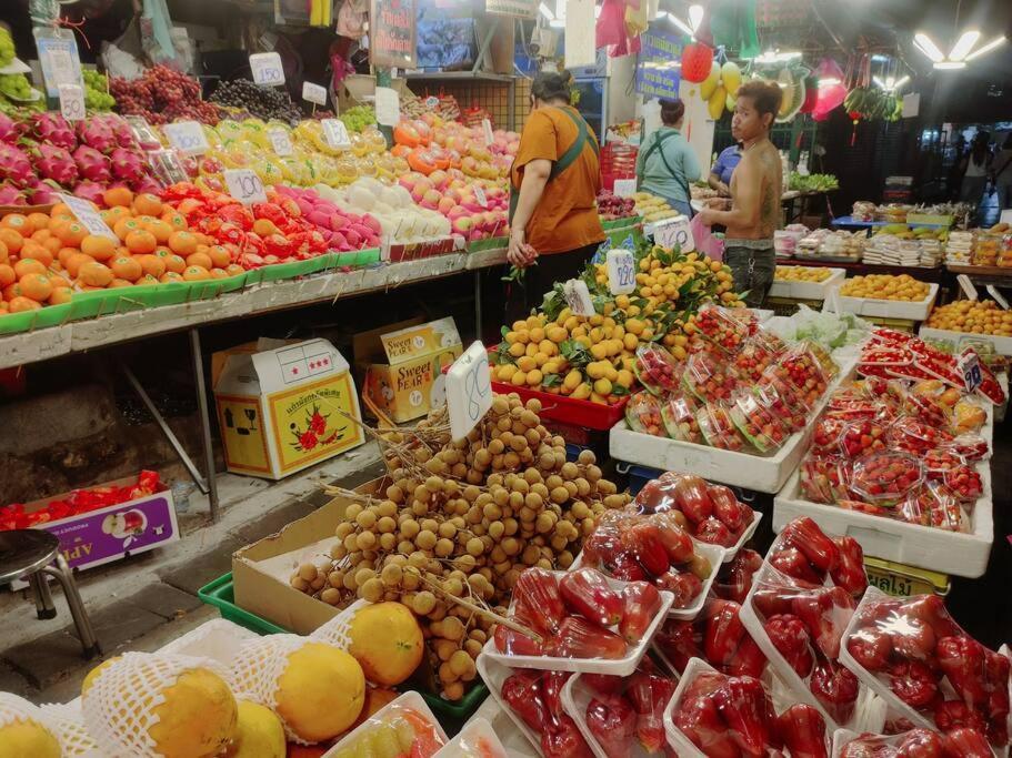 Hébergement de vacances 辉煌夜市 4房泳池花园别墅 订4日提供免费接机 *