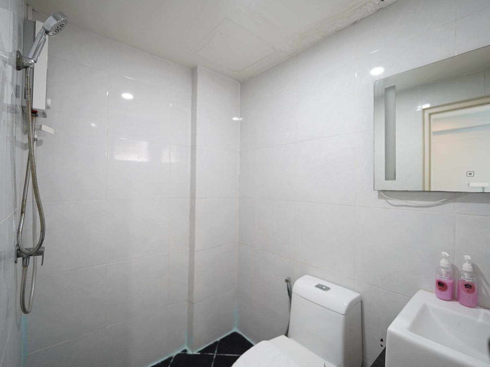 Roomquest Don Mueang Airport Khách sạn Bangkok