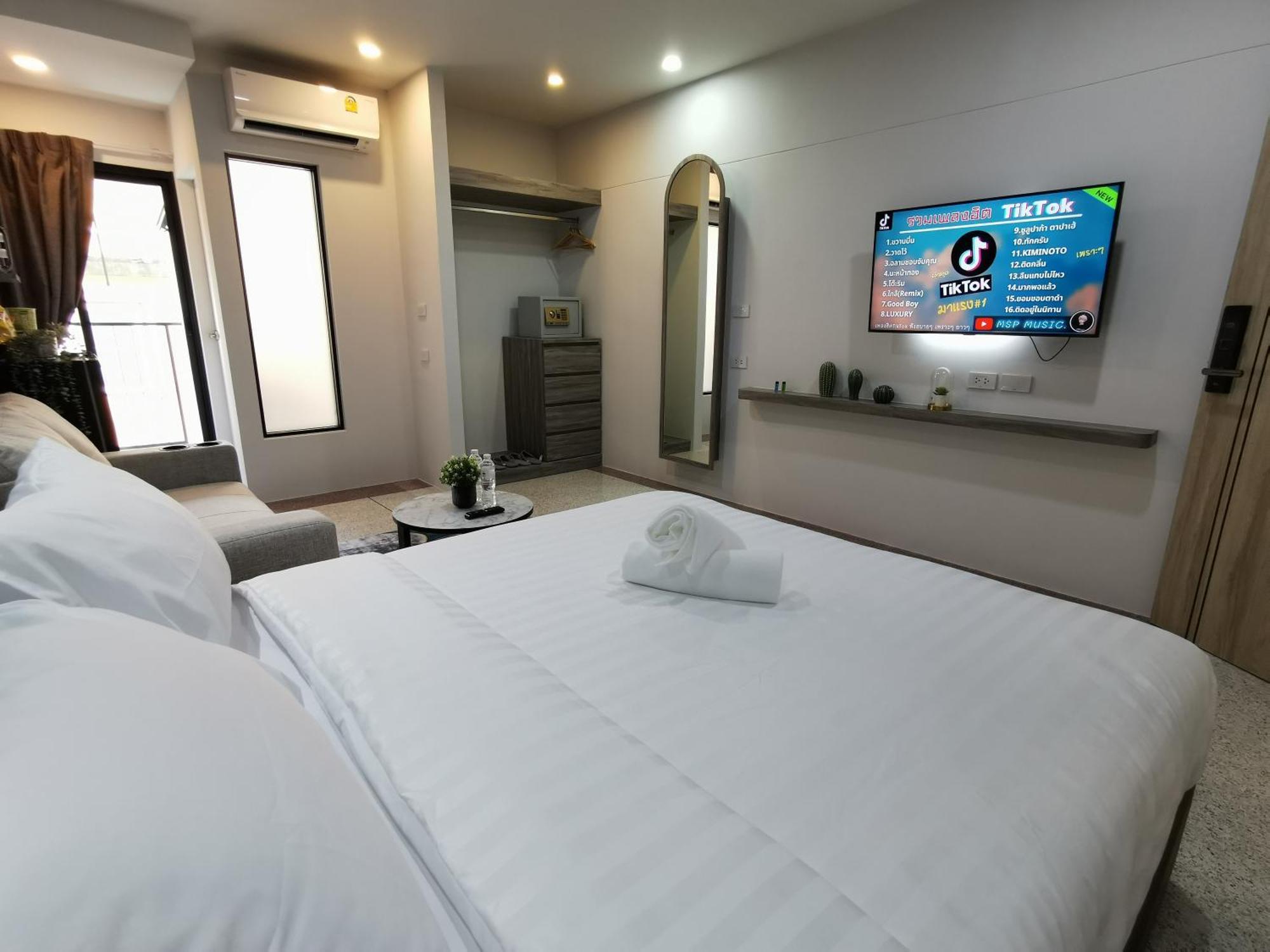 Abc@48 & Service Khách sạn hẻo lánh