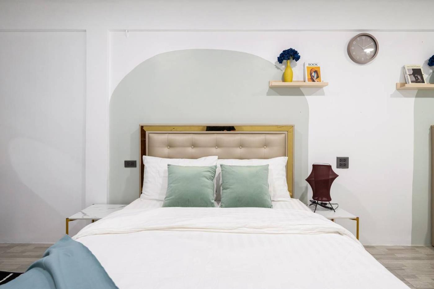Cozy House Chatuchak Market, 12pp *