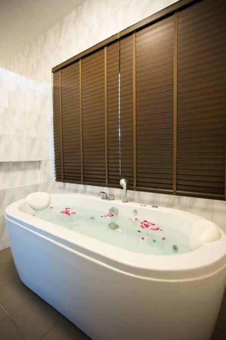 Naralin Khao Yai Mountain View Pool Holiday home