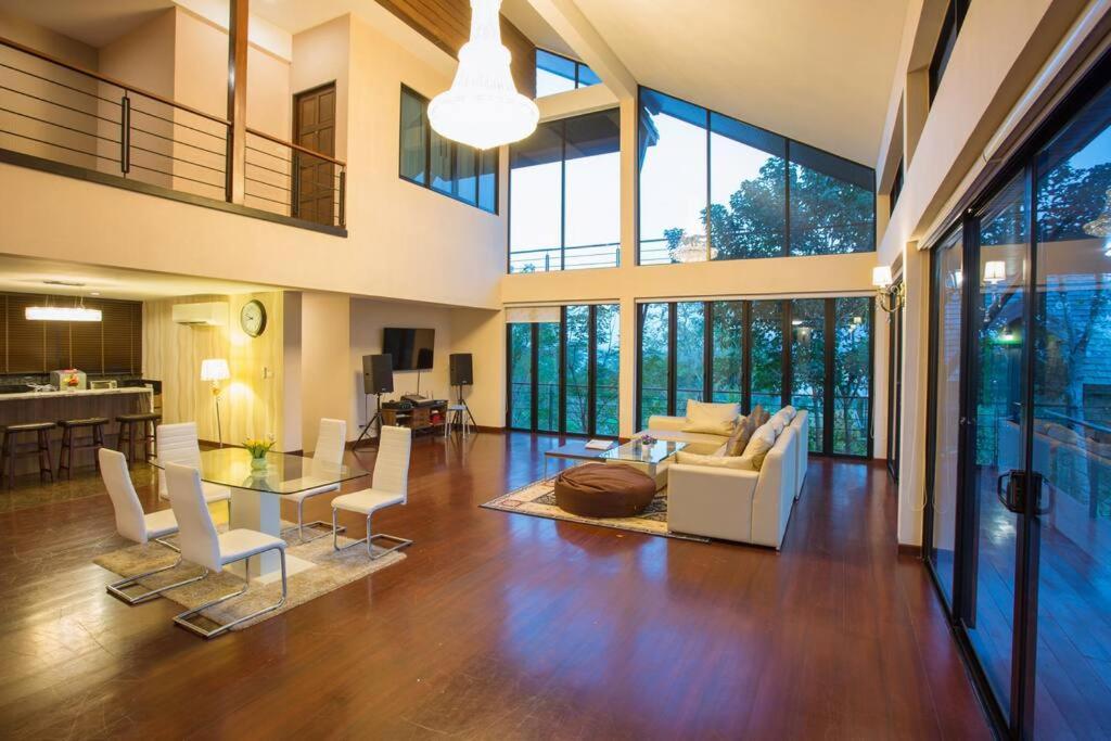 Naralin Khao Yai Mountain View Pool Holiday home *