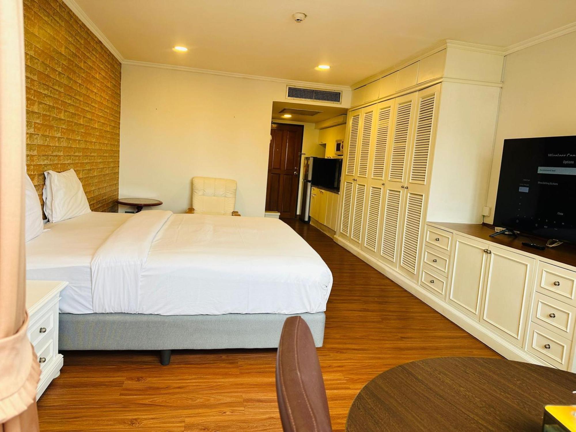 Omni Tower Sukhumvit Soi 4 Direct Căn hộ *