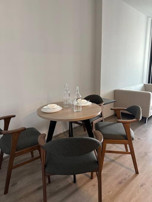 Apartment River View New Fast Internet Near Mrt