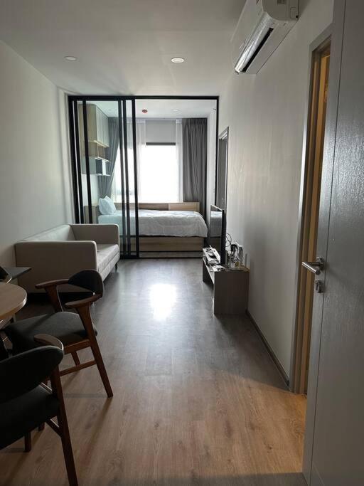 River View New Fast Internet Near Mrt Apartment Bangkok
