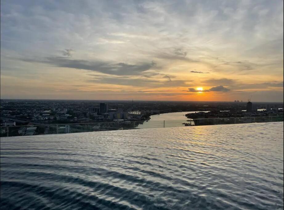 Apartment River View New Fast Internet Near Mrt Bangkok