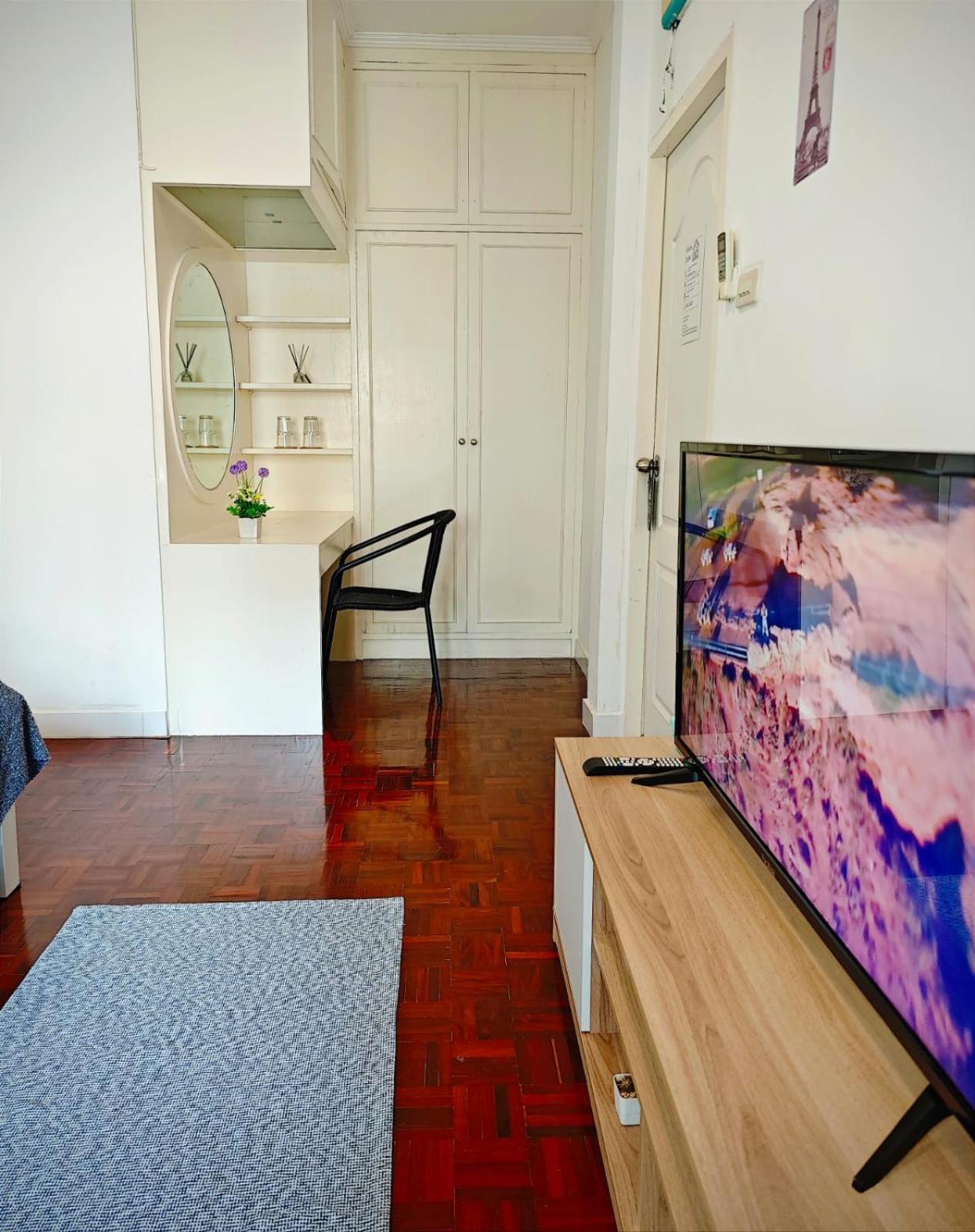 Homey And Cafe By Hematoa Guest house