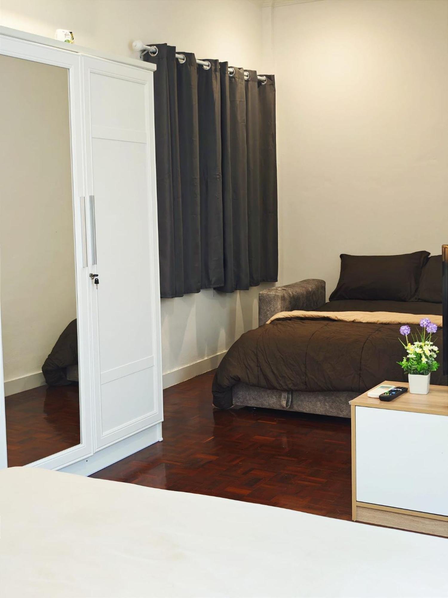 Guest house Homey And Cafe By Hematoa Bangkok
