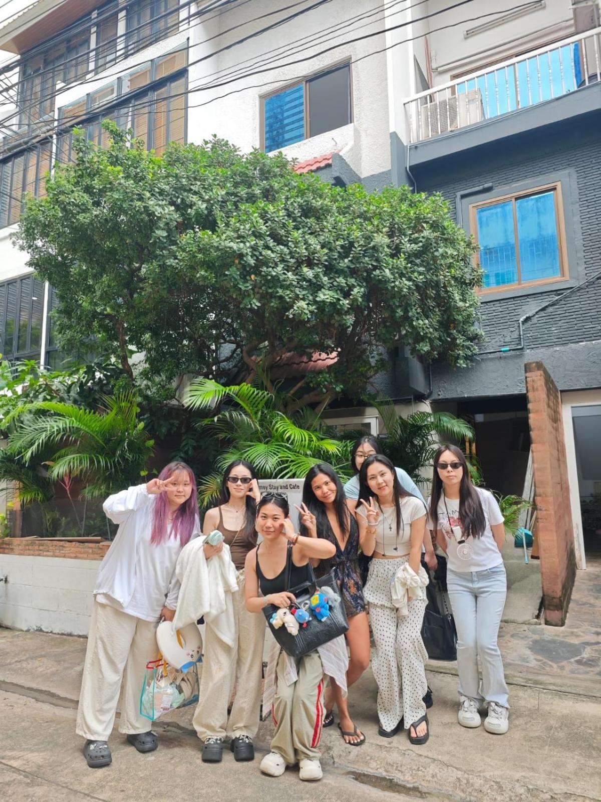 Guest house Homey And Cafe By Hematoa Bangkok