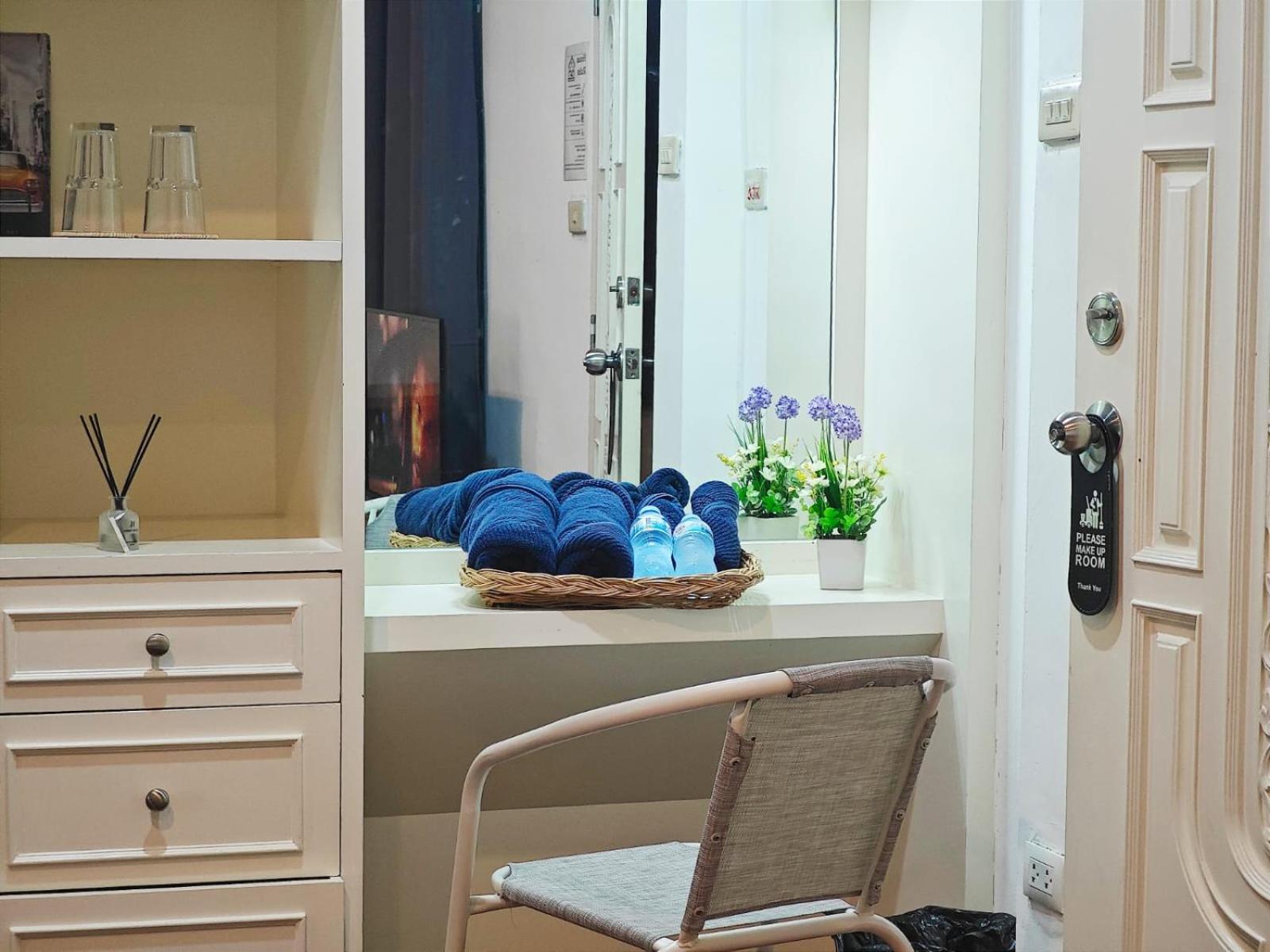 Homey And Cafe By Hematoa Guest house Bangkok
