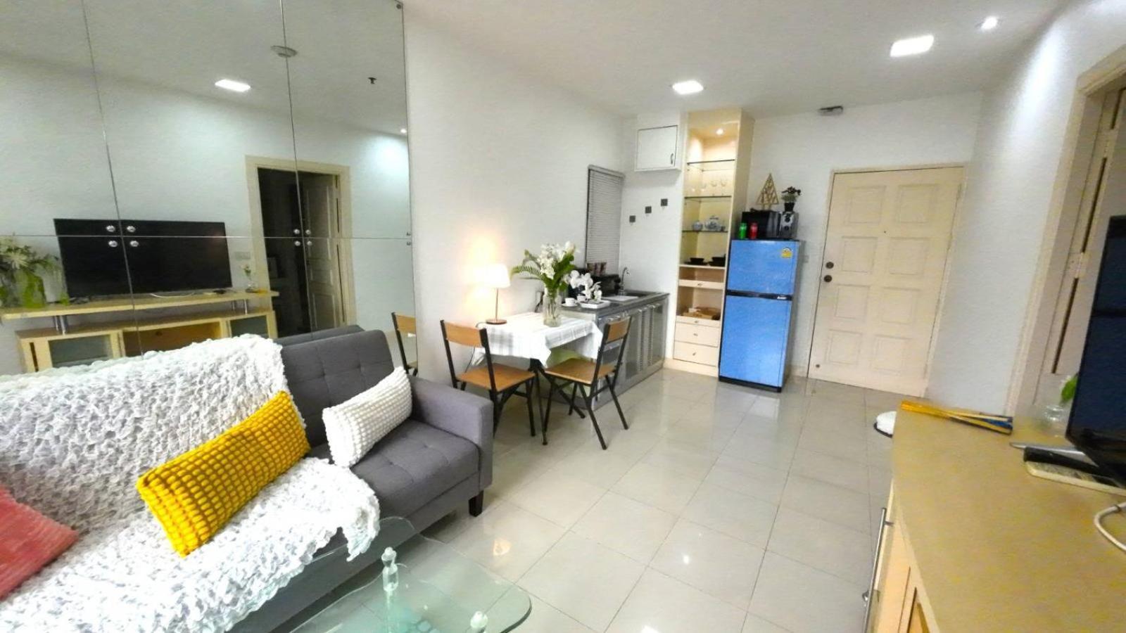 Apartment Cozy 1br Walk To Bts And Airport Rail Link Close To Malls G7 *