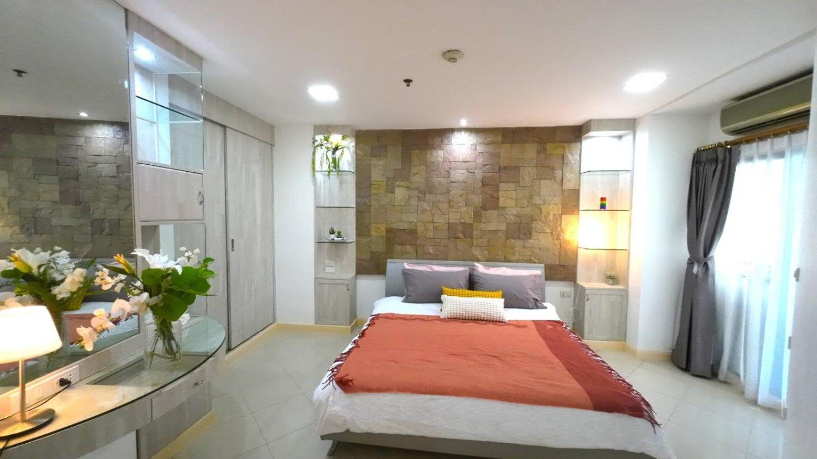 Apartment Cozy 1br Walk To Bts And Airport Rail Link Close To Malls G7 *