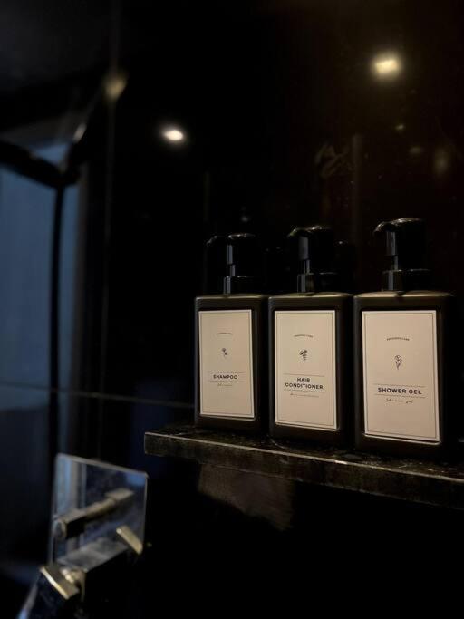 Luxury Art Downtown Metro Bangkok-kitchen-living Appartement