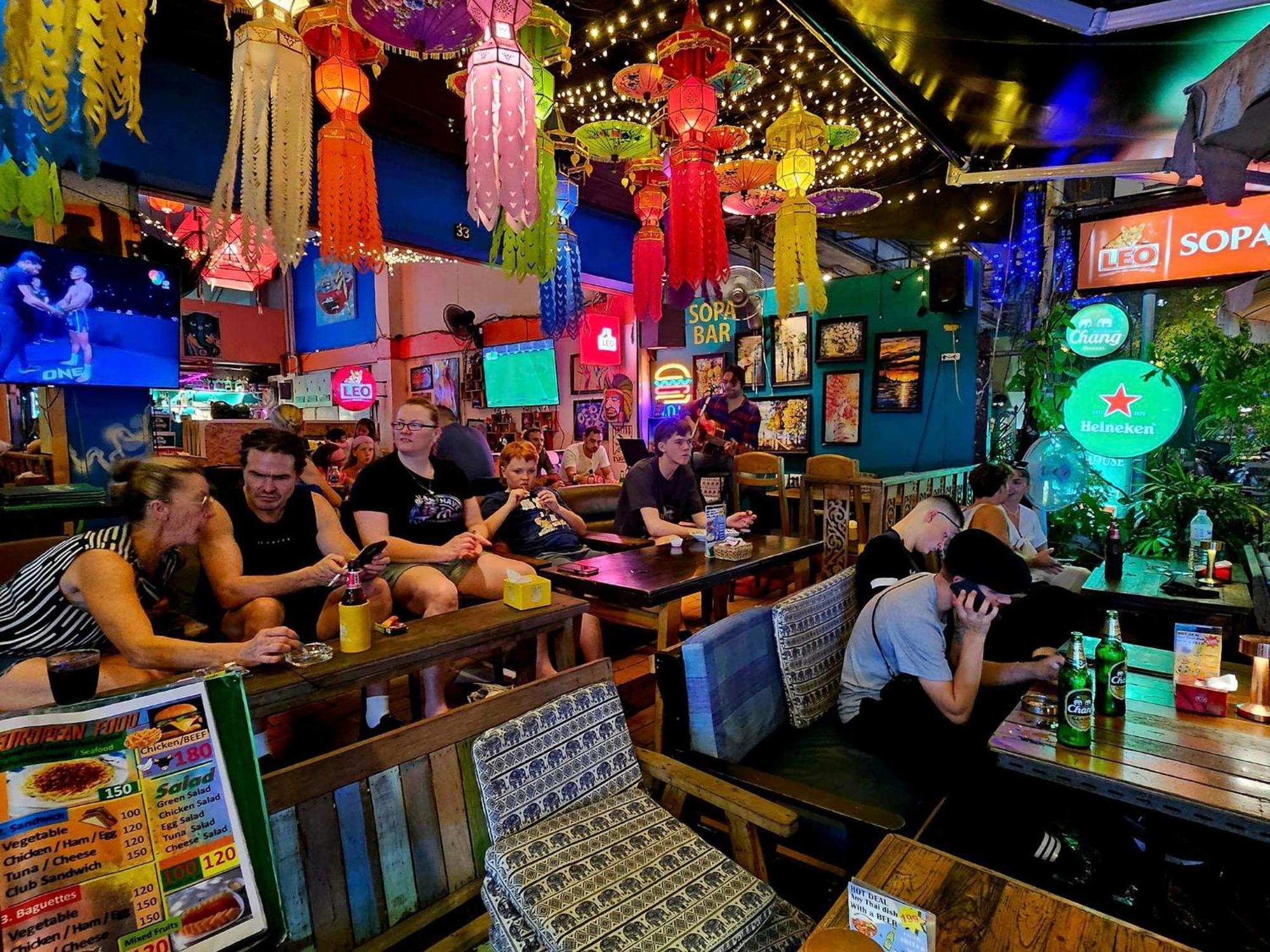 Nhà khách Merry V Bangkok