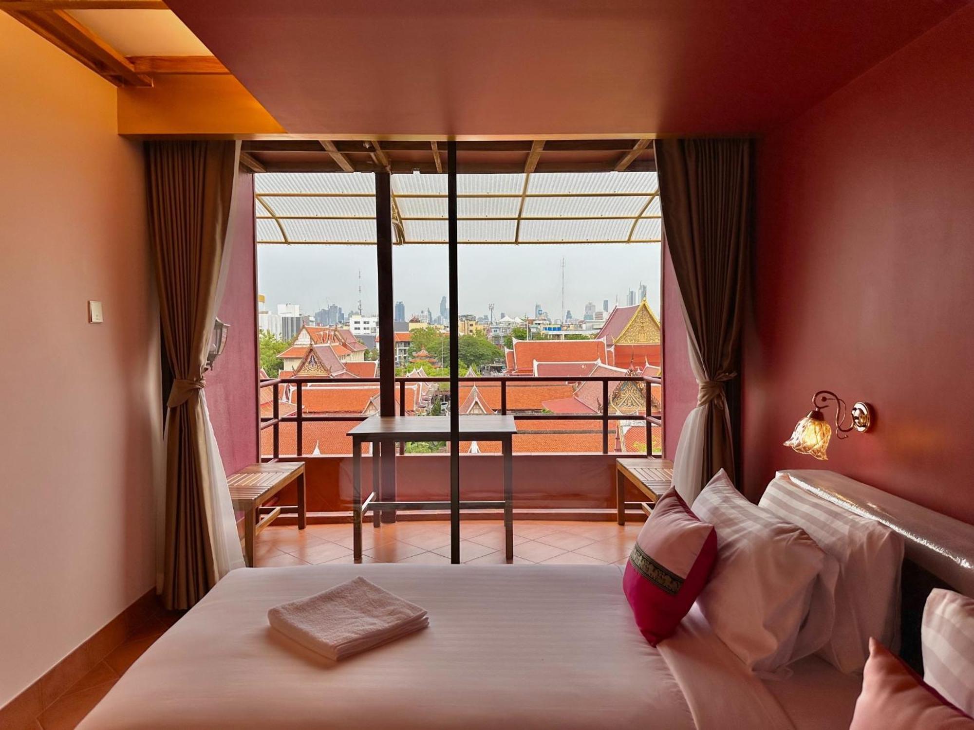 Wisma tamu Cha Na At Merry V Bangkok