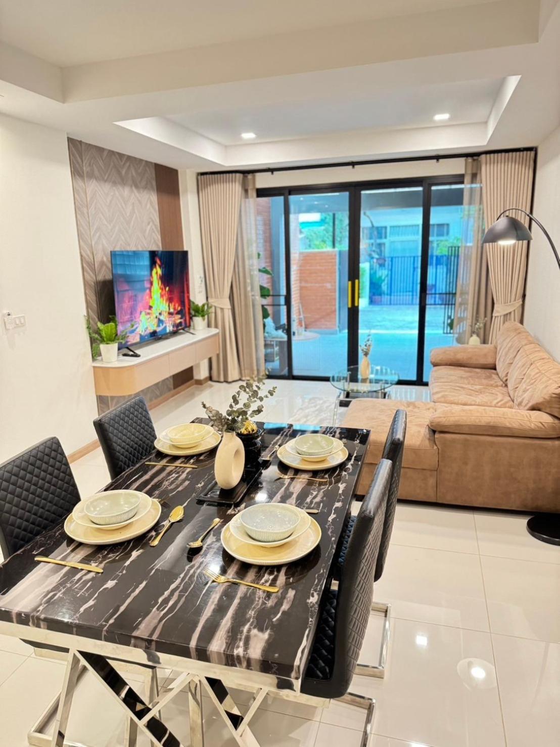 Holiday home 4beds 4baths New Renovated Entire House Bts Ekkamai Bangkok