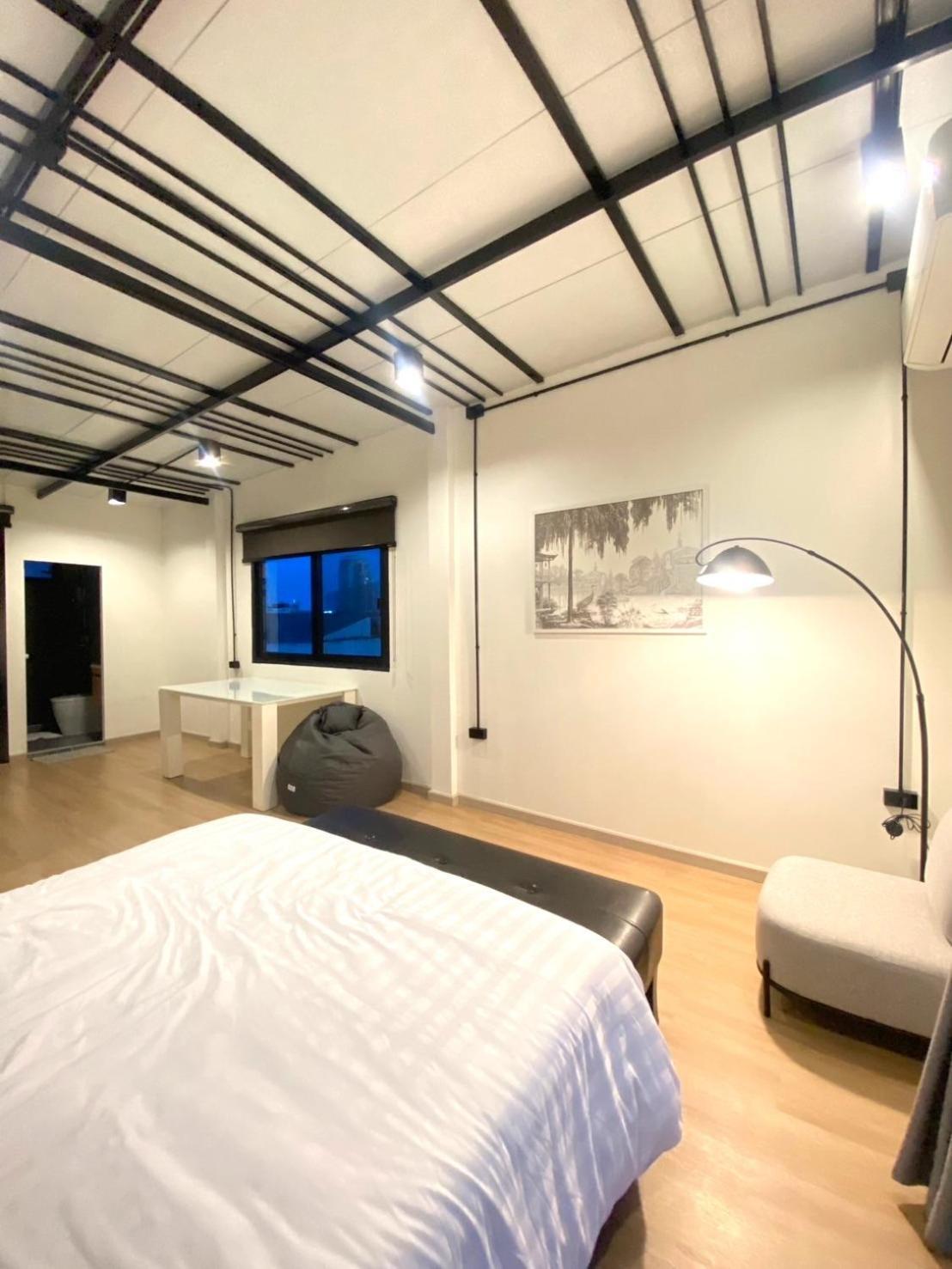4beds 4baths New Renovated Entire House Bts Ekkamai * Bangkok