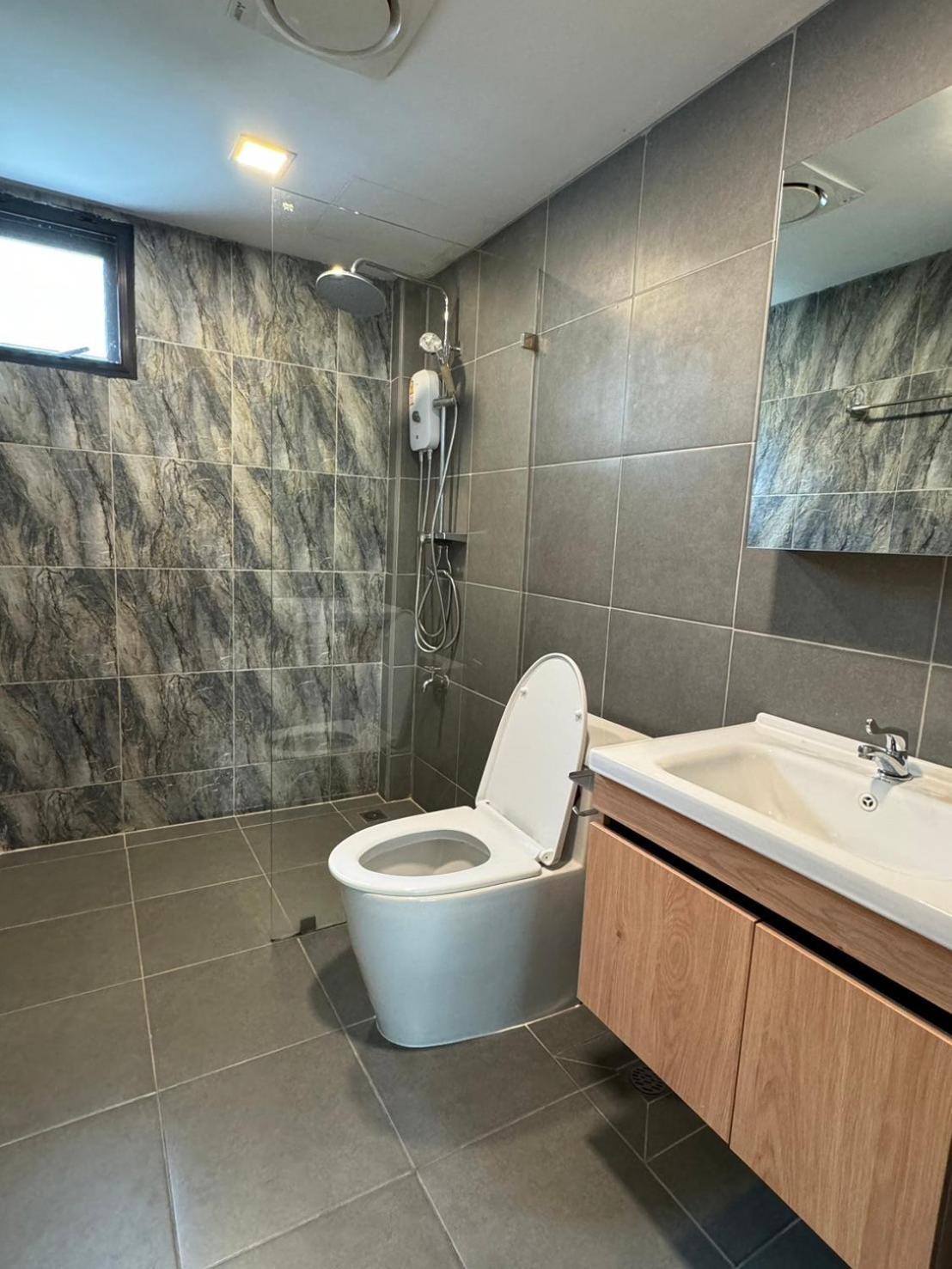 4beds 4baths New Renovated Entire House Bts Ekkamai Holiday home *