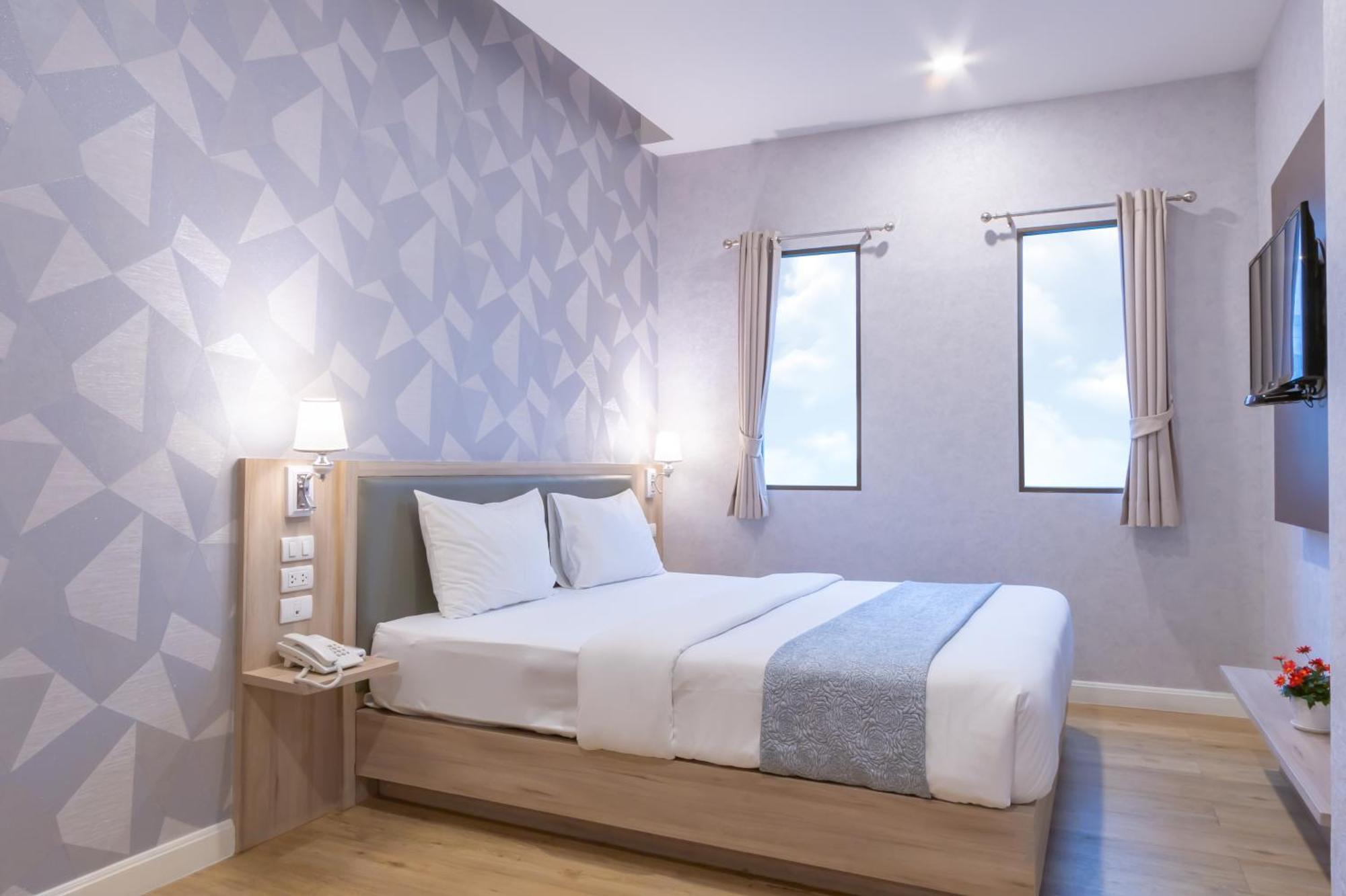 Leela Orchid Hotel 3*