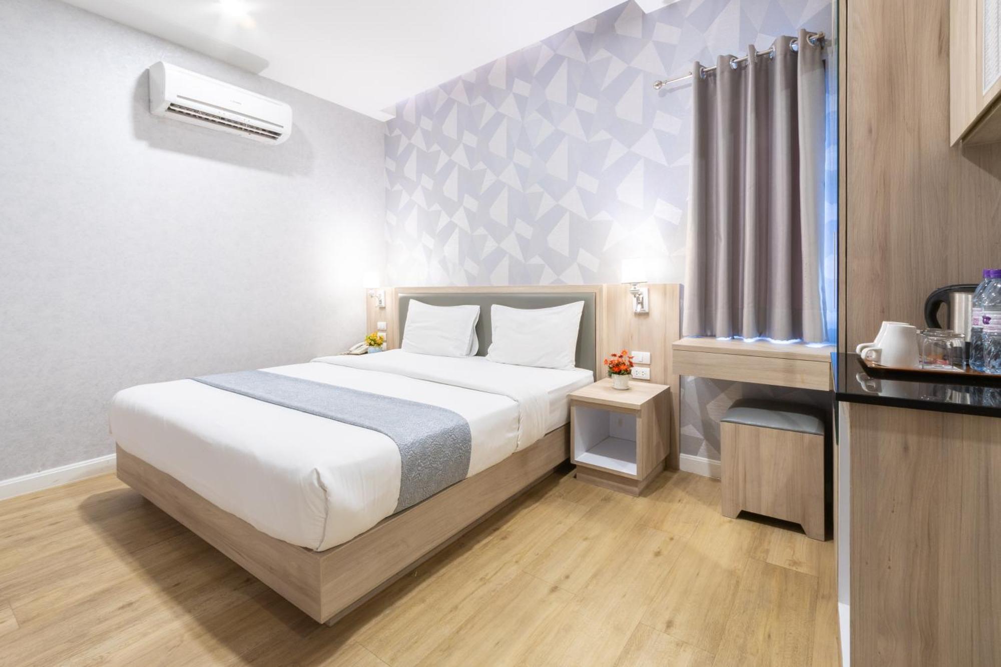 Leela Orchid Hotel 3*