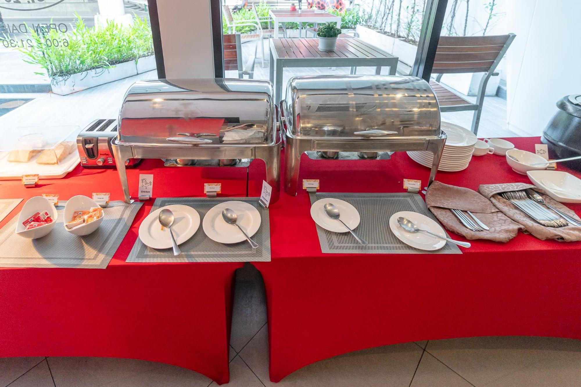 Vib Western Sanam Pao Hotel 3*