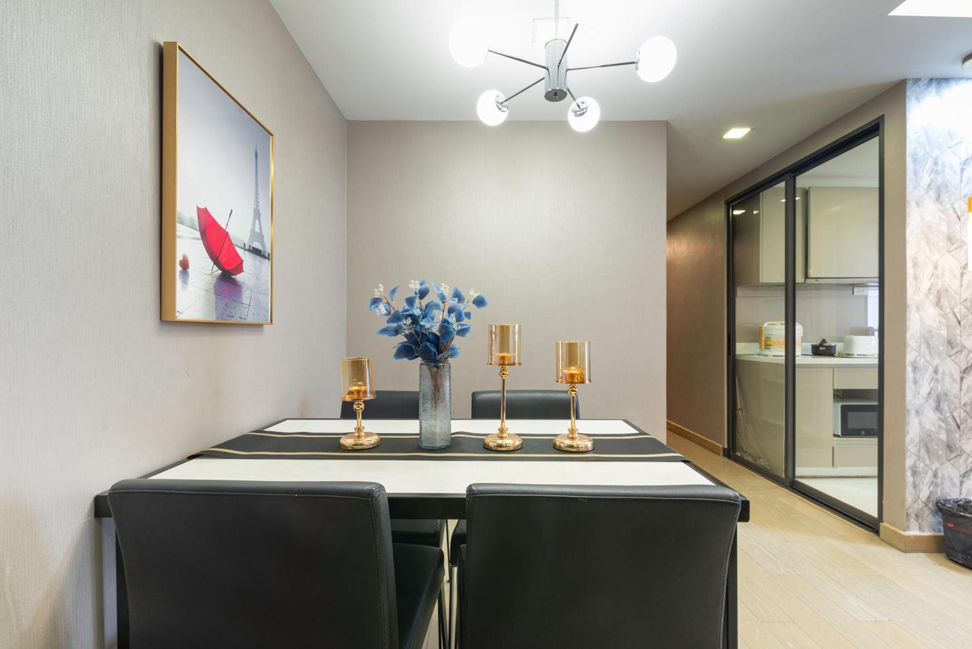 Dazzle Sukhumvit 7 By Lefoyer Bangkok