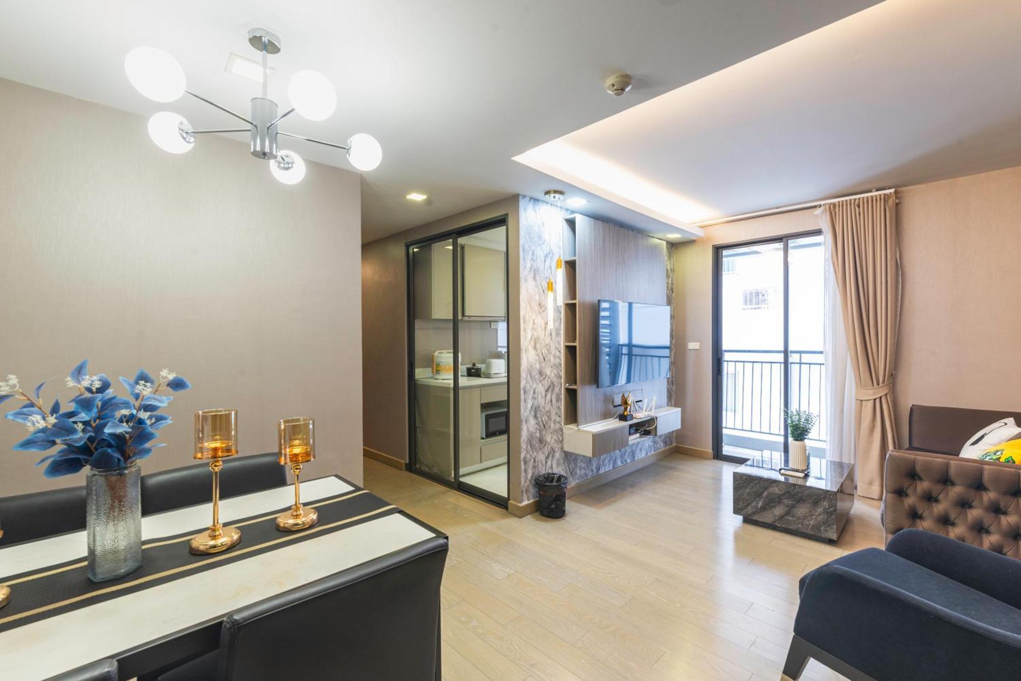 Dazzle Sukhumvit 7 By Lefoyer Apartment *