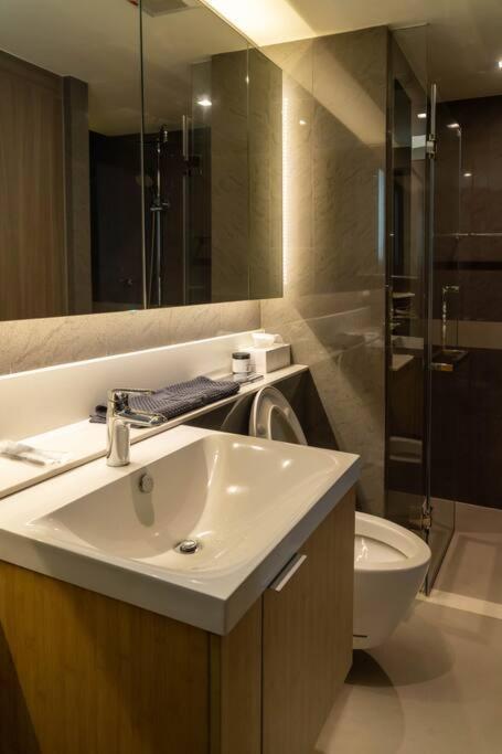 Luxury 1 Near Bts Thong Lor * Bangkok