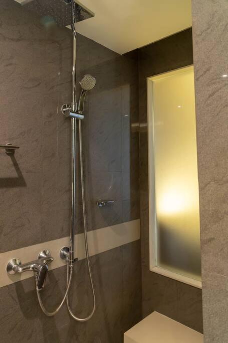 Luxury 1 Near Bts Thong Lor Bangkok