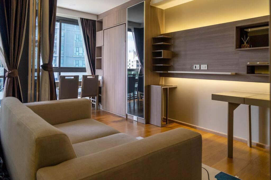 Luxury 1 Near Bts Thong Lor Apartment *