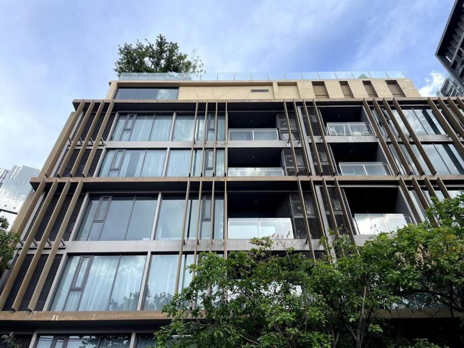 Luxury 1 Near Bts Thong Lor Apartment *
