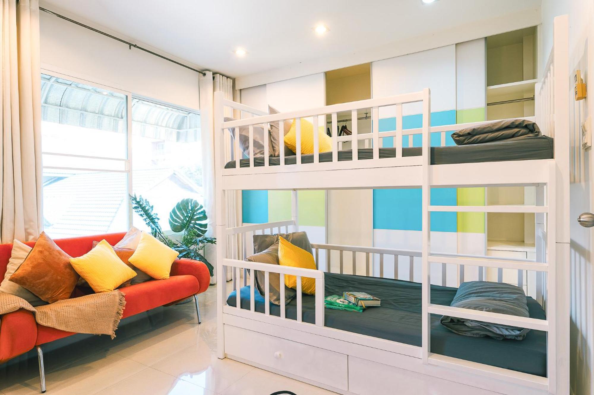 Villa Huge House Mid Of Phromphong Sukhumvit39 4suite Bedrooms/kitchen/wifi Bangkok