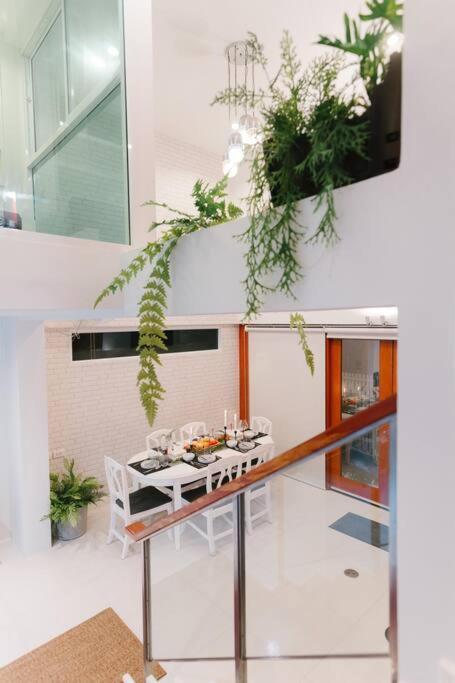 Huge House Mid Of Phromphong Sukhumvit39 4suite Bedrooms/kitchen/wifi