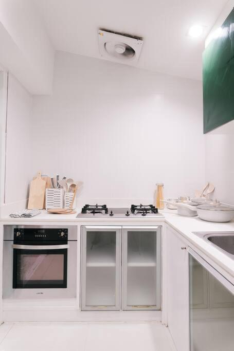 Villa Huge House Mid Of Phromphong Sukhumvit39 4suite Bedrooms/kitchen/wifi Bangkok