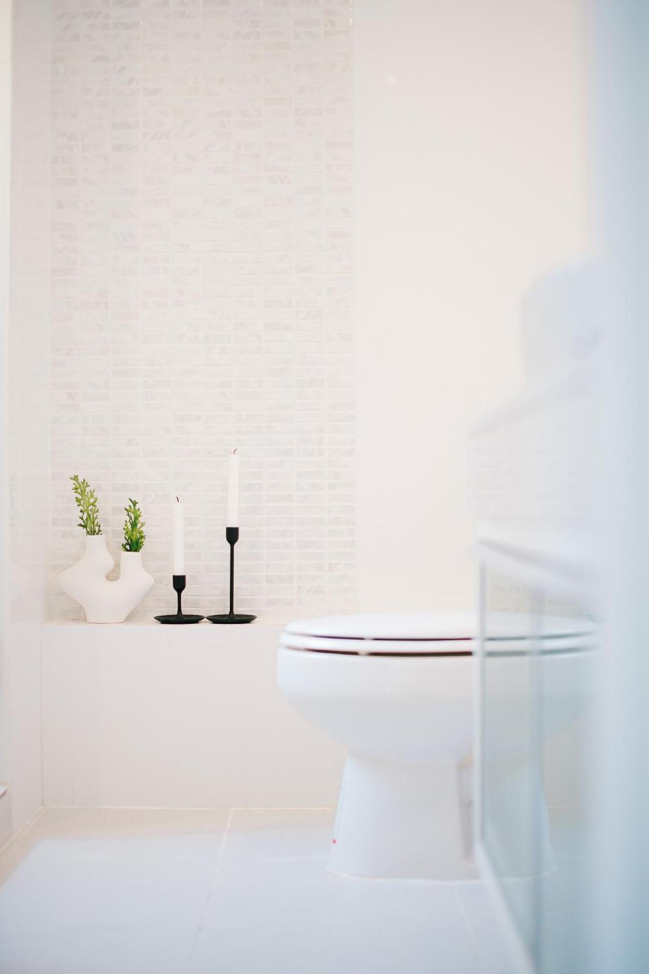 Huge House Mid Of Phromphong Sukhumvit39 4suite Bedrooms/kitchen/wifi