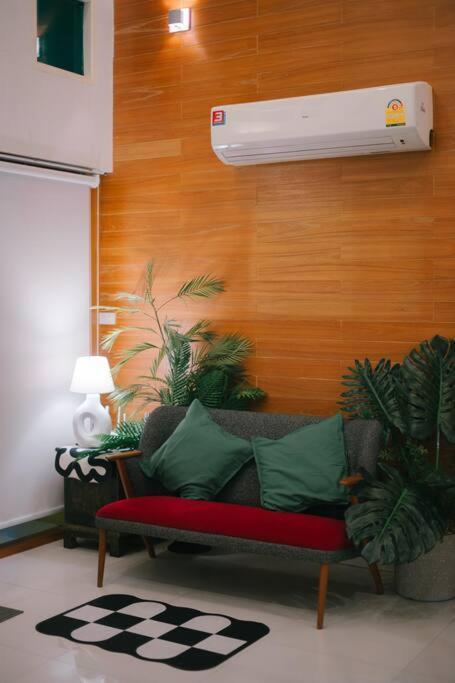 Villa Huge House Mid Of Phromphong Sukhumvit39 4suite Bedrooms/kitchen/wifi Bangkok