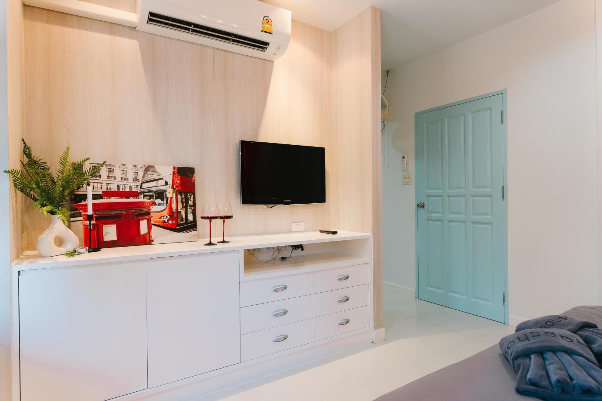 Huge House Mid Of Phromphong Sukhumvit39 4suite Bedrooms/kitchen/wifi *
