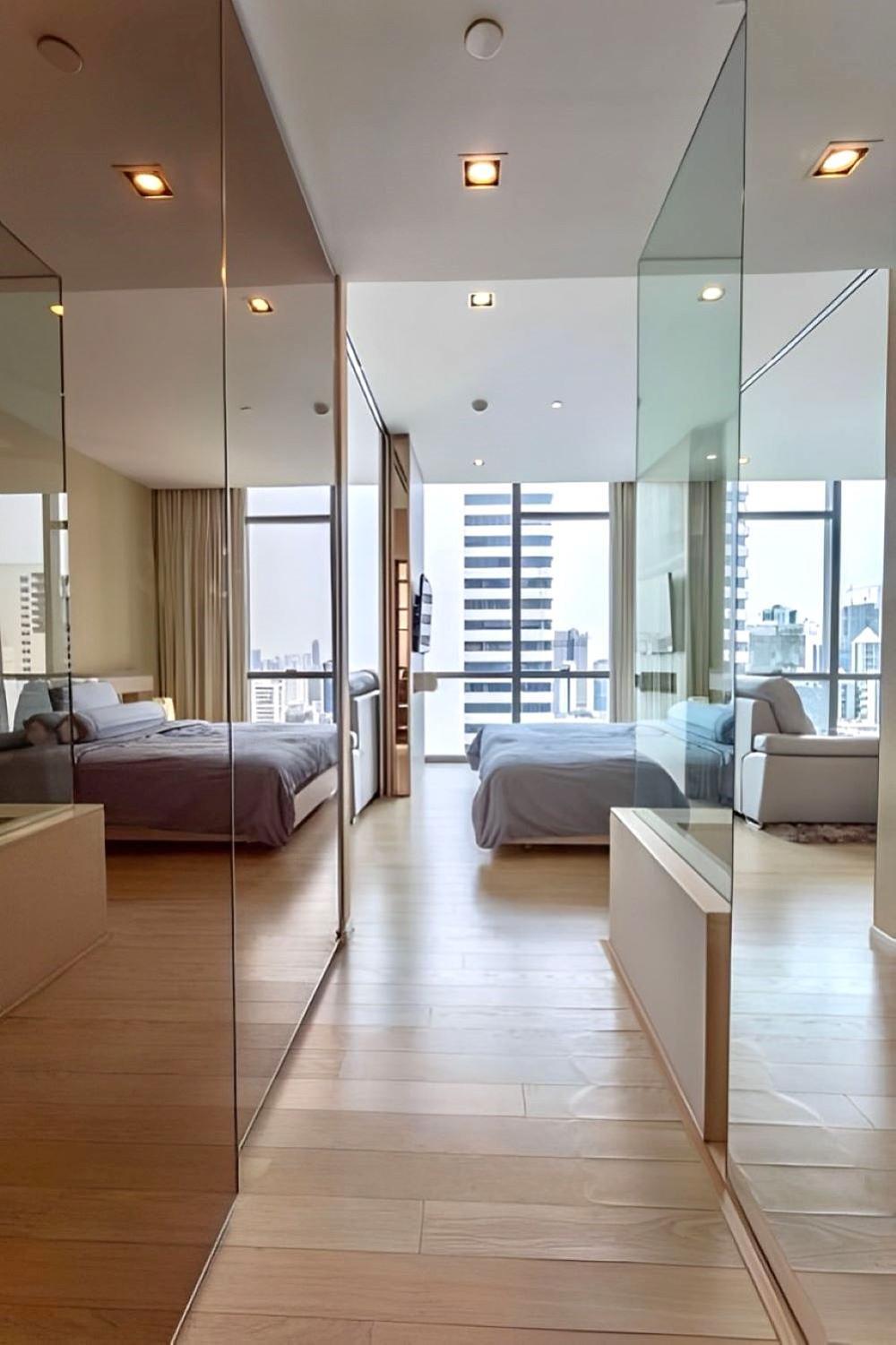 Wonderful Beautiful Peaceful 1 Bed Asoke Bts Mrt Central Sukhumvit *