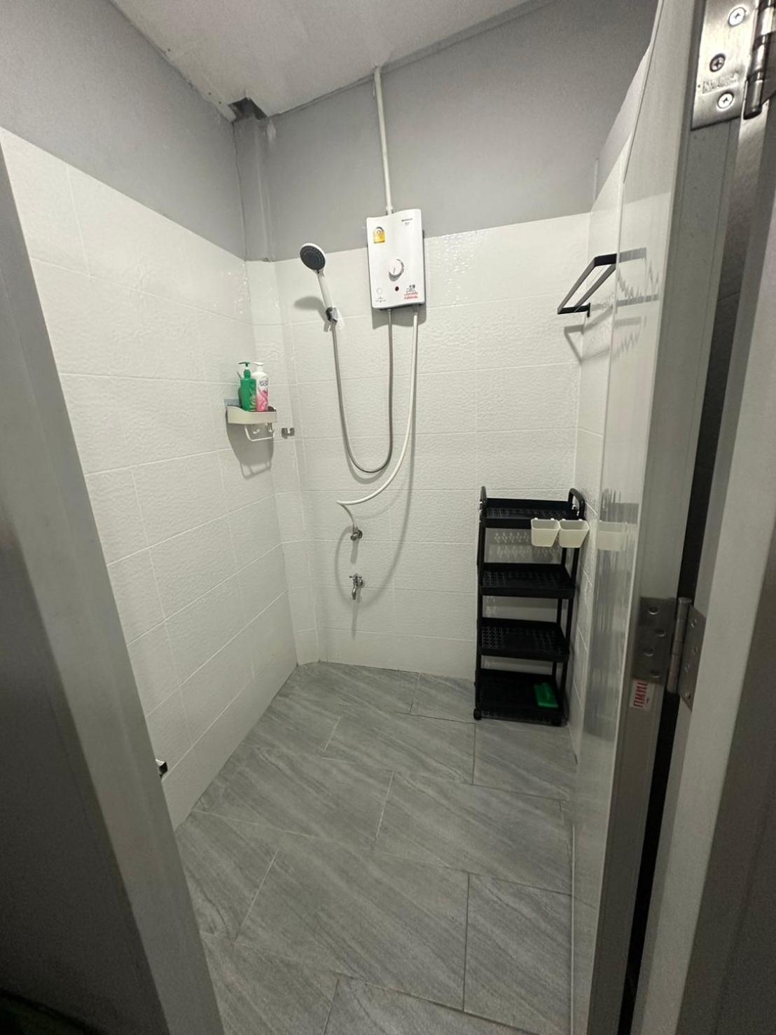 Apartment Bee House 172 Only 300m To Bts Talat Phlu *
