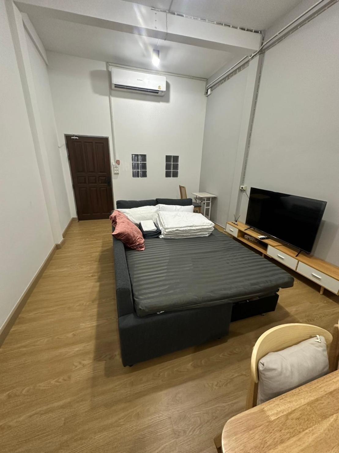 Apartment Bee House 172 Only 300m To Bts Talat Phlu