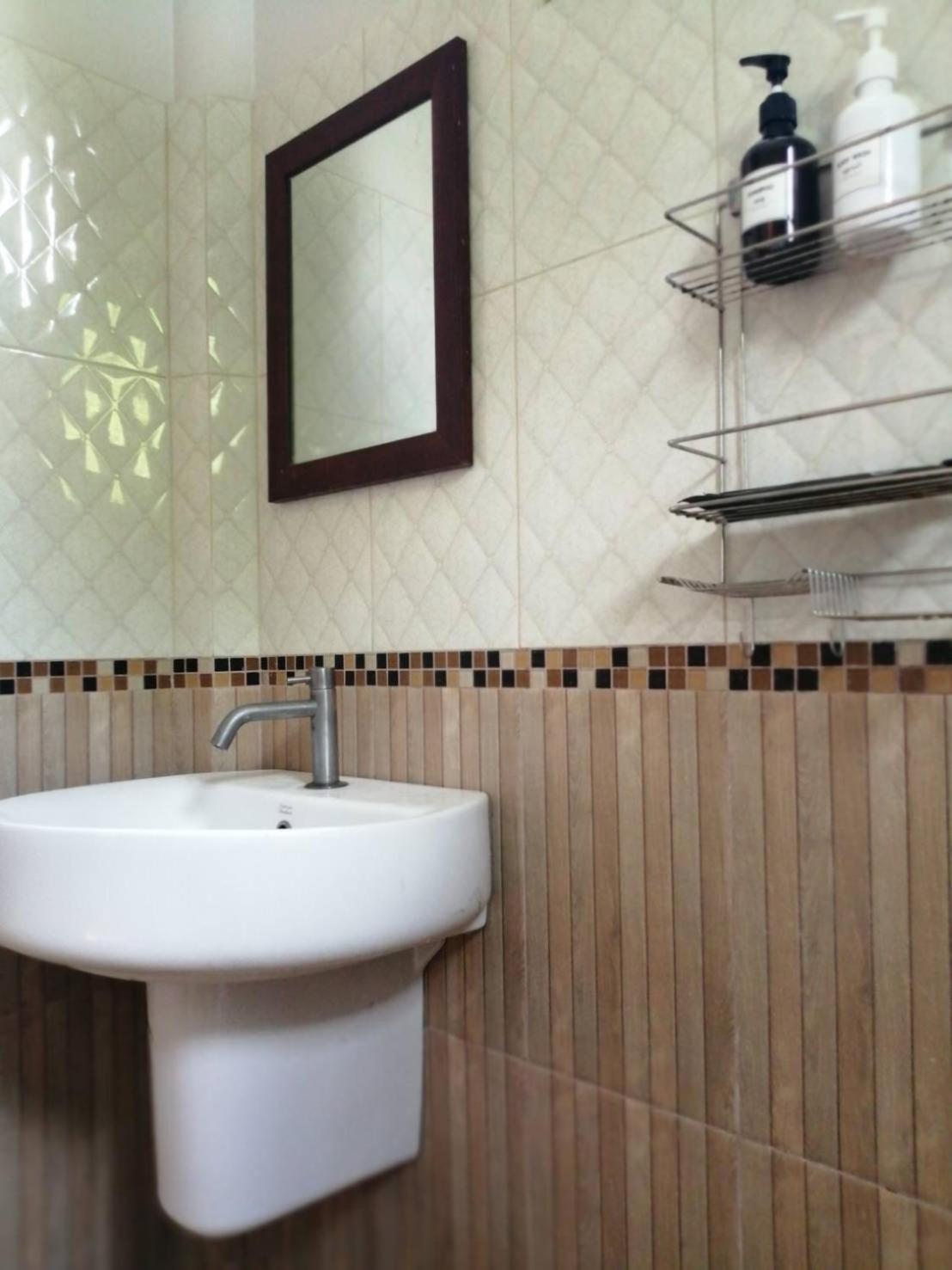 Nhà nghỉ Baan Chay Sala, 2 Bedrooms House Near Airport Bangkok