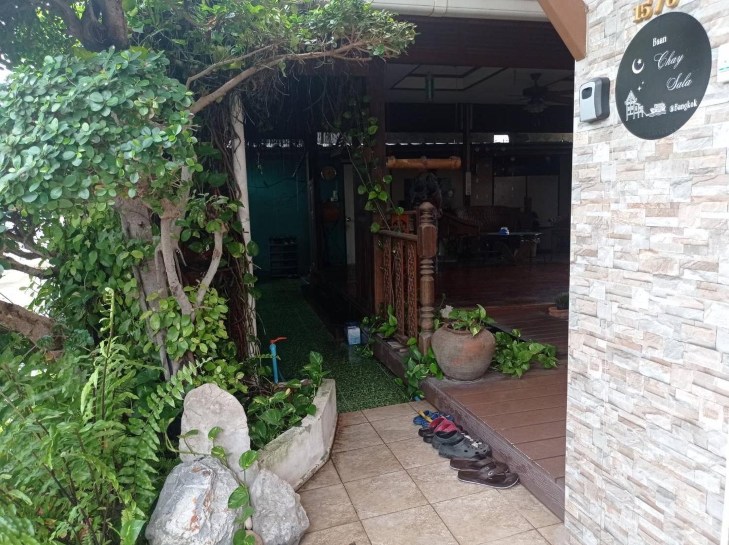 Nhà nghỉ Baan Chay Sala, 2 Bedrooms House Near Airport Bangkok