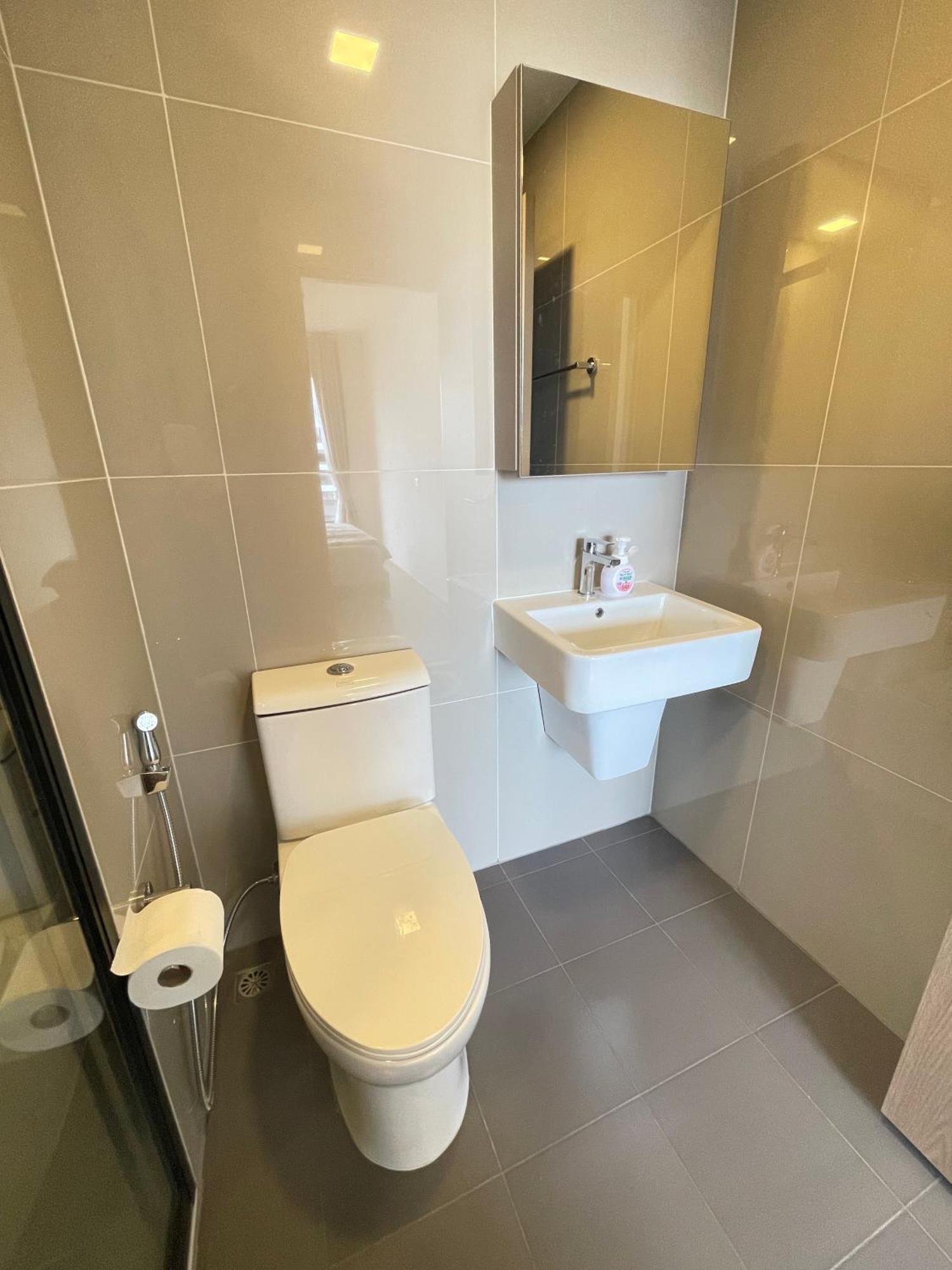 1br Modern Prime Sukhumvit 71 Pool & Gym Apartment