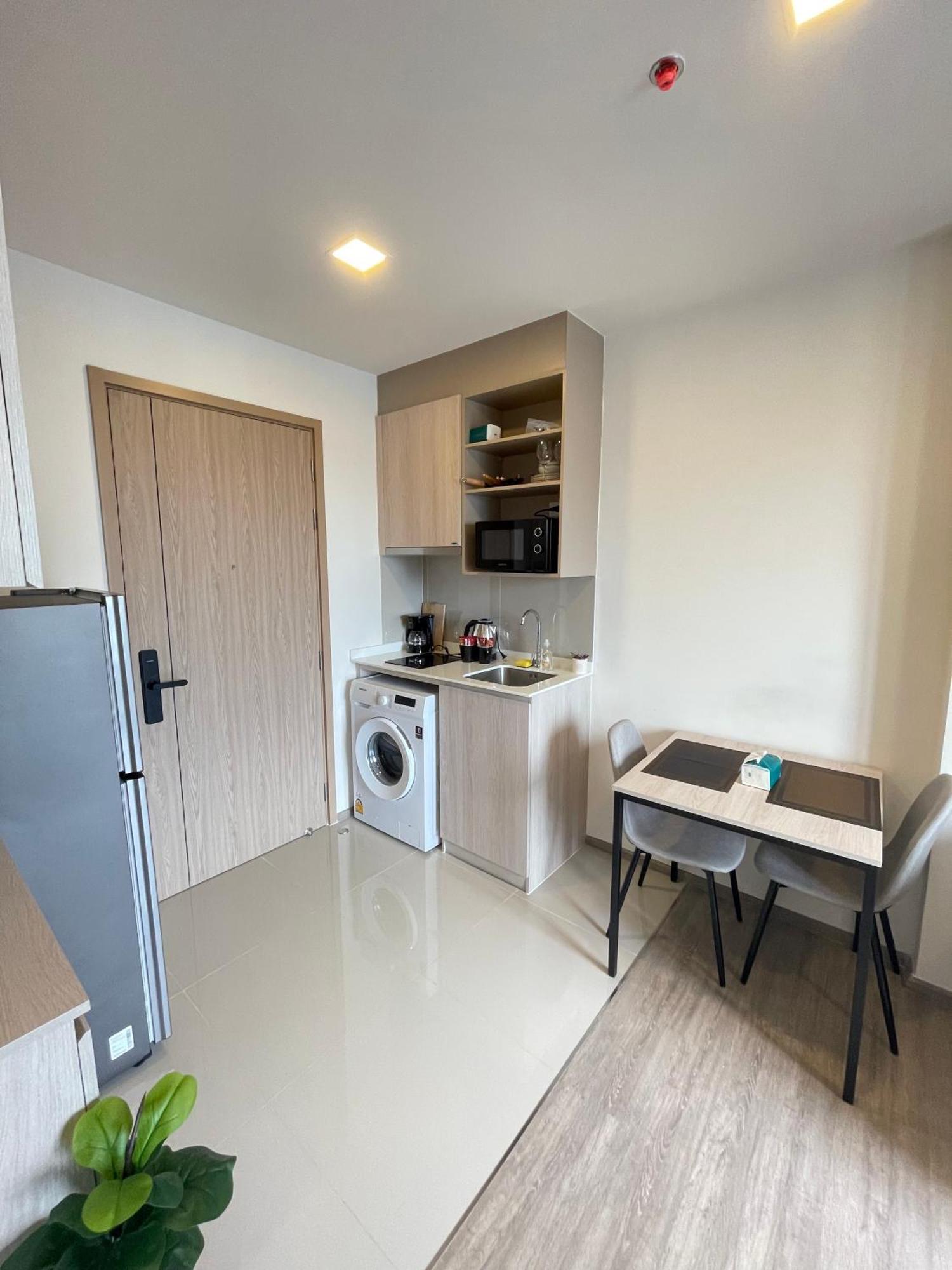 Apartment 1br Modern Prime Sukhumvit 71 Pool & Gym Bangkok