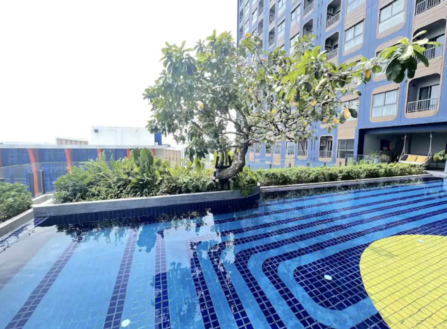 Apartment 1br Modern Prime Sukhumvit 71 Pool & Gym *