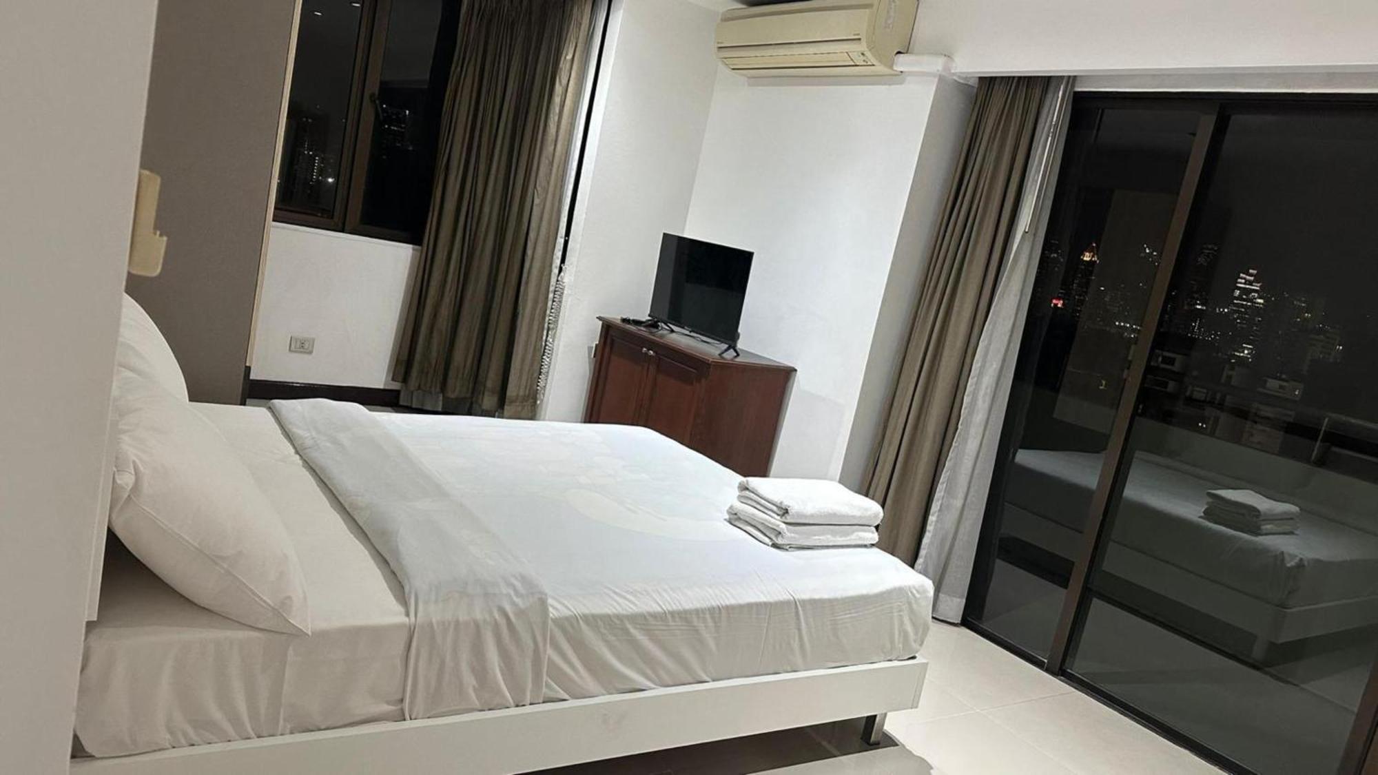 Omni Tower - Direct Apartment Bangkok