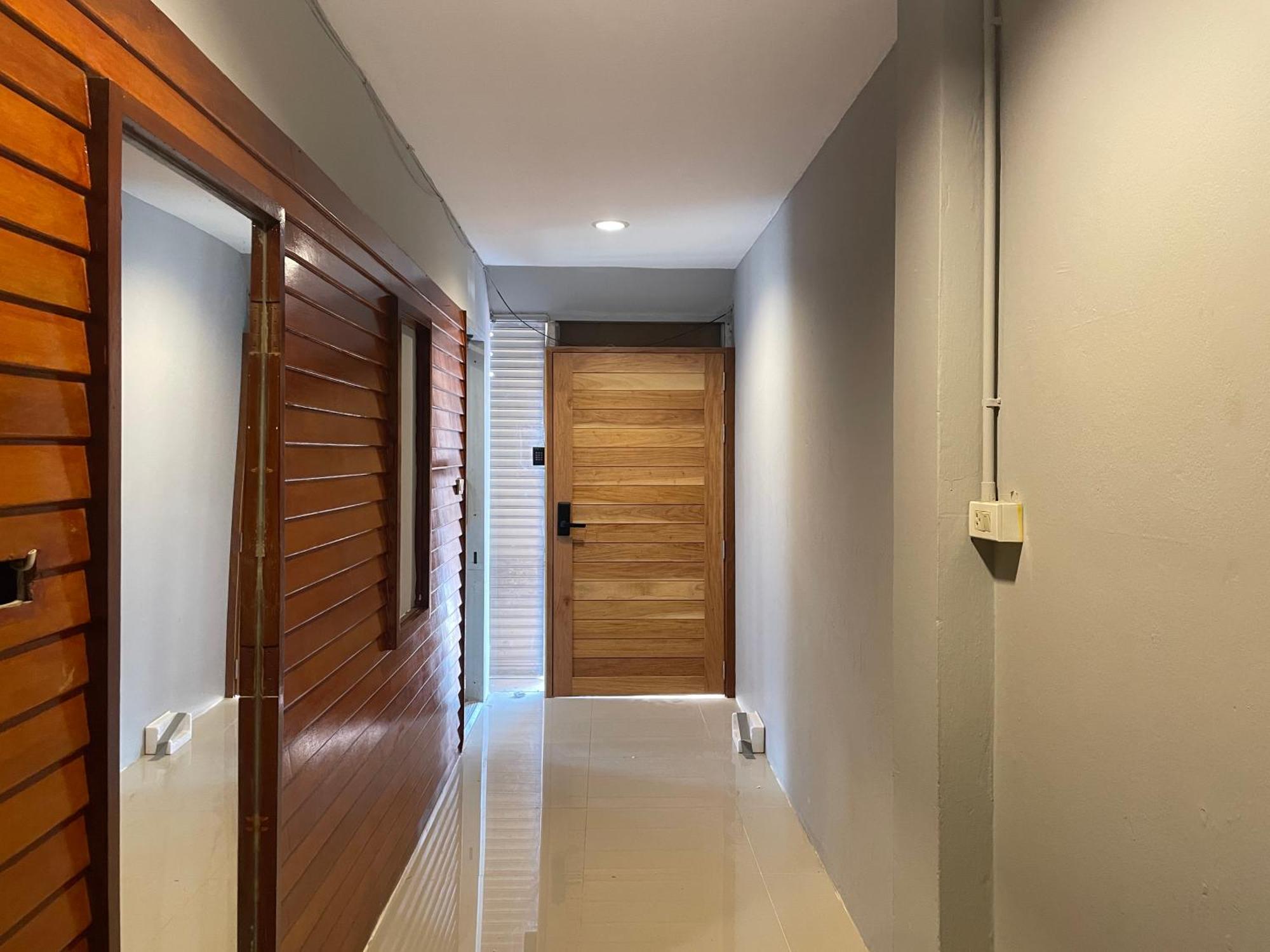 3rd Fl. 2br In Old Town With Rooftop View