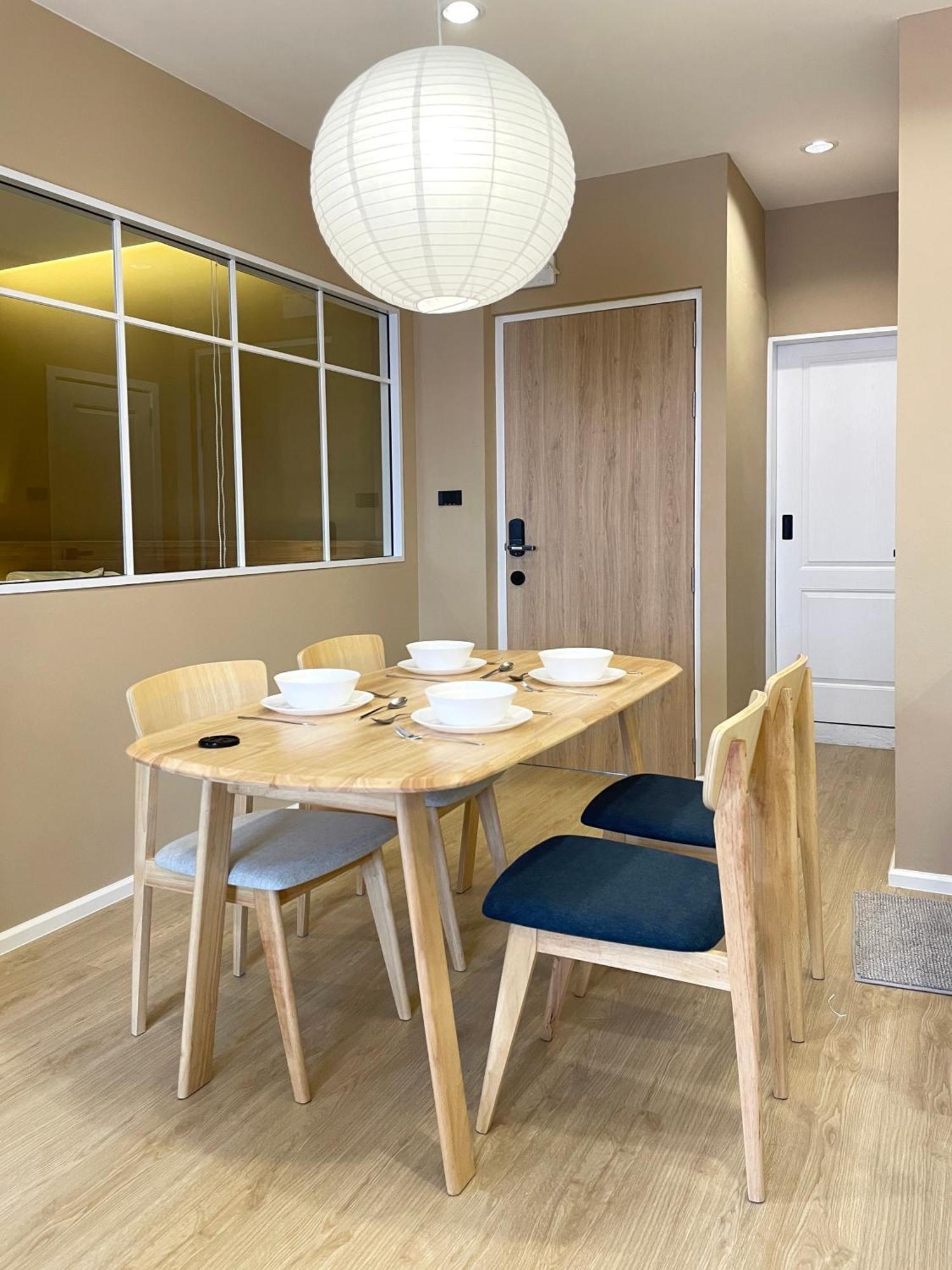 3rd Fl. 2br In Old Town With Rooftop View
